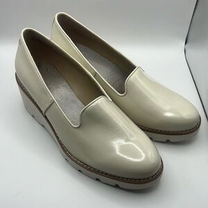 Vionic cream Willa Wedge Pump  size 8.5